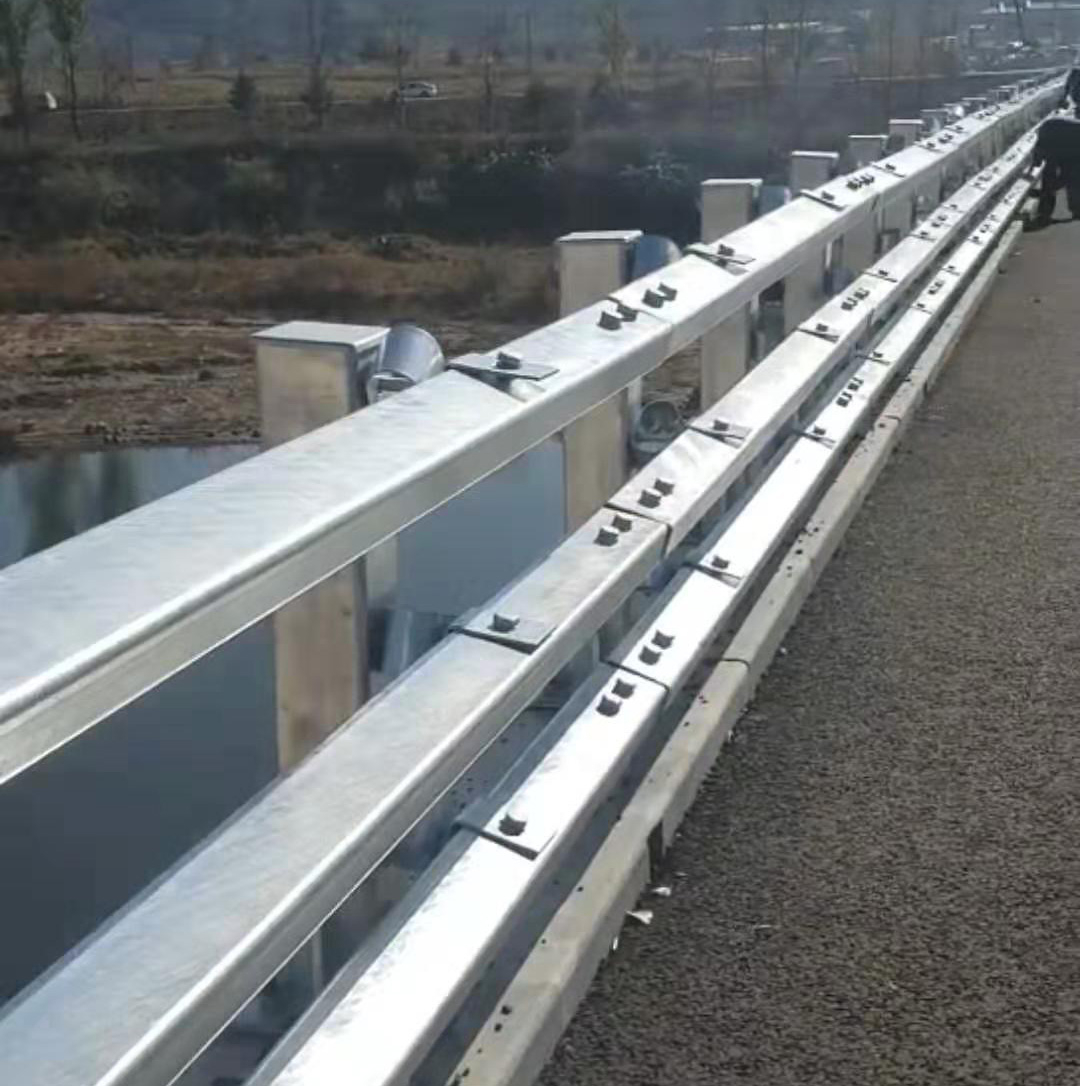 防撞護欄