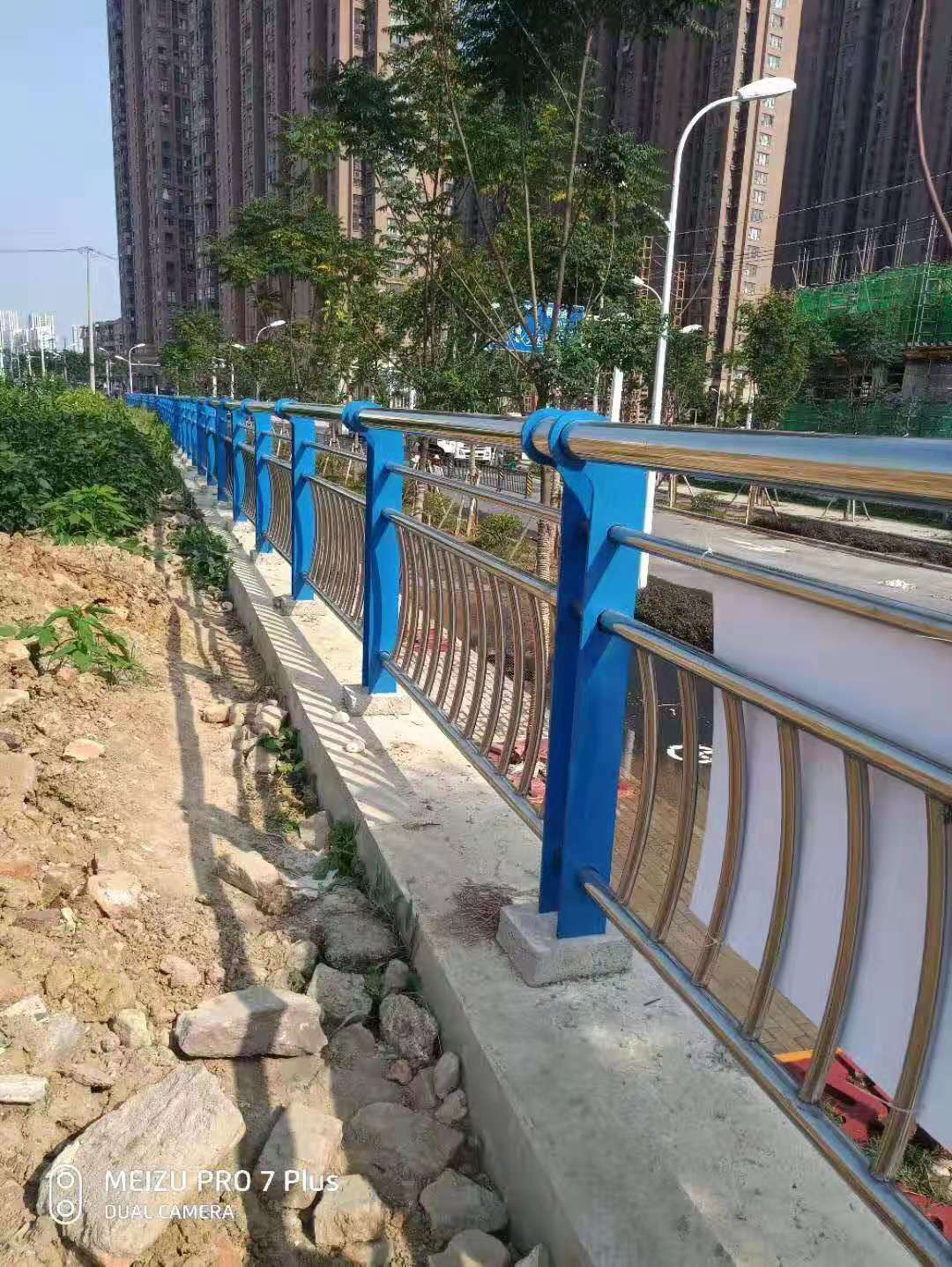 道路護欄