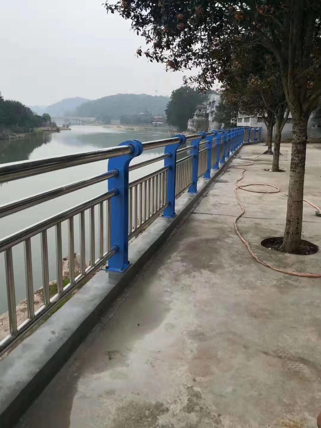 河道護欄