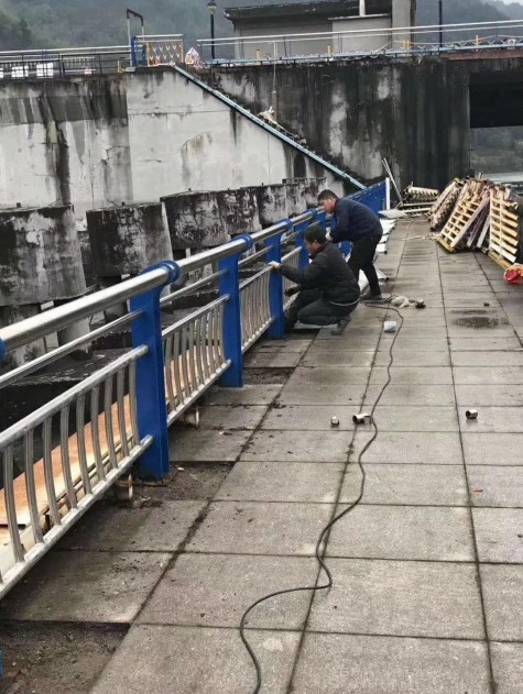 防撞護欄